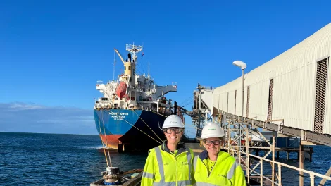 Viterra Port Giles - (L-R) Stacey Evans and Daisy Baxter Port Giles - Stacey Evans, Daisy Baxter.png