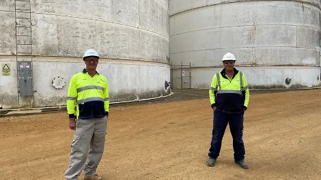 Viterra Strathalbyn Operators Allan Schild (left) and David Durdin 10012021 report.jpg