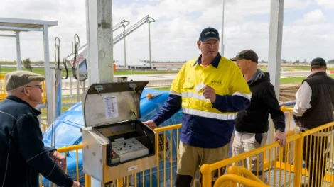 Bunge Wolseley Operations Supervisor, Phil Sherwell demonstrating the new automatic probes to grower attendees. Bunge Wolseley Operations Supervisor, Phil Sherwell demonstrating the new automatic probes to grower attendees..jpg