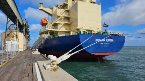 Wallaroo vessel loading.jpg