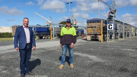 Viterra Western region Operations Manager Nick Pratt with Strategic Site Committee Chair Mick Dahlitz in front of the new infrastructure at Cummins. 27102020 report2.jpg