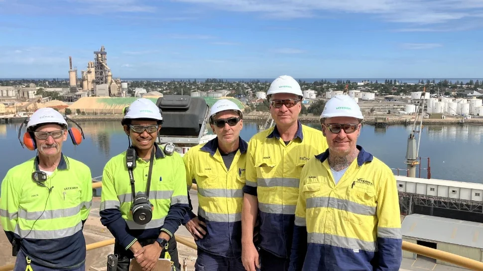 Bunge employees celebrate shipping 1 million tonnes at our Adelaide ports.jpg