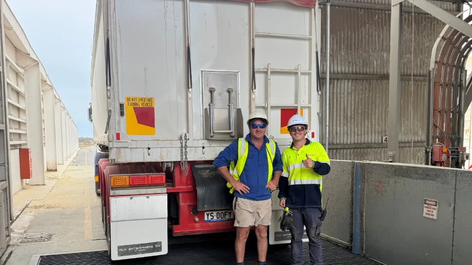 Bunge operator Riley Hannaford and Grower Brad Higgs.jpg
