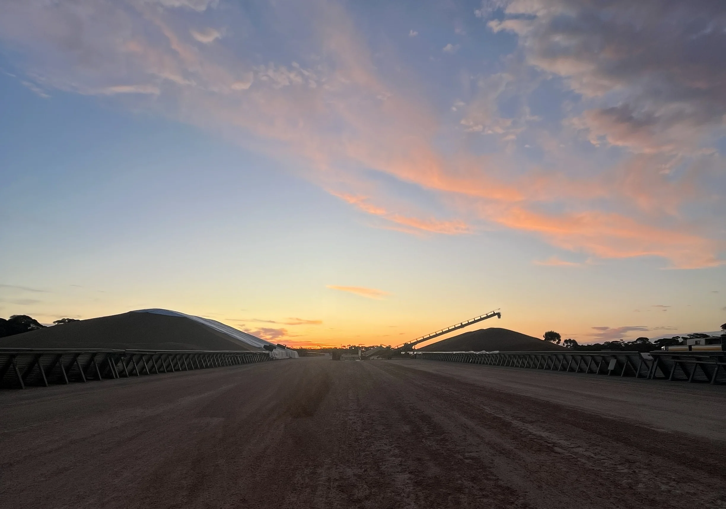 Bunkers at our Pinnaroo site. Photo taken by Viterra Operations Coordinator, Anthony Gregurke. 231108 Pinnaroo 1_cropped.png