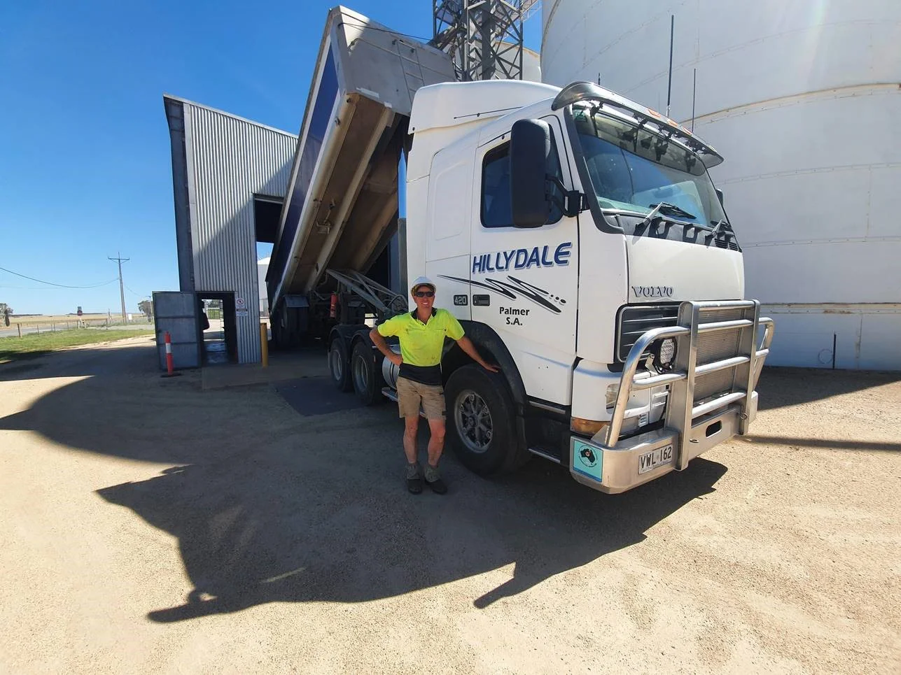 First delivery into Apamurra for the 2020/21 harvest being delivered by Steven Paech. 09112020 report.jpg