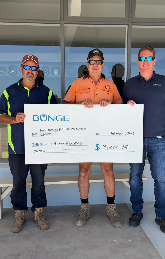 (L-R) Nathan Little, Sports Centre President, Craig Kelsh, local grower and Shaun Gudzenovs, Bunge employee.PNG