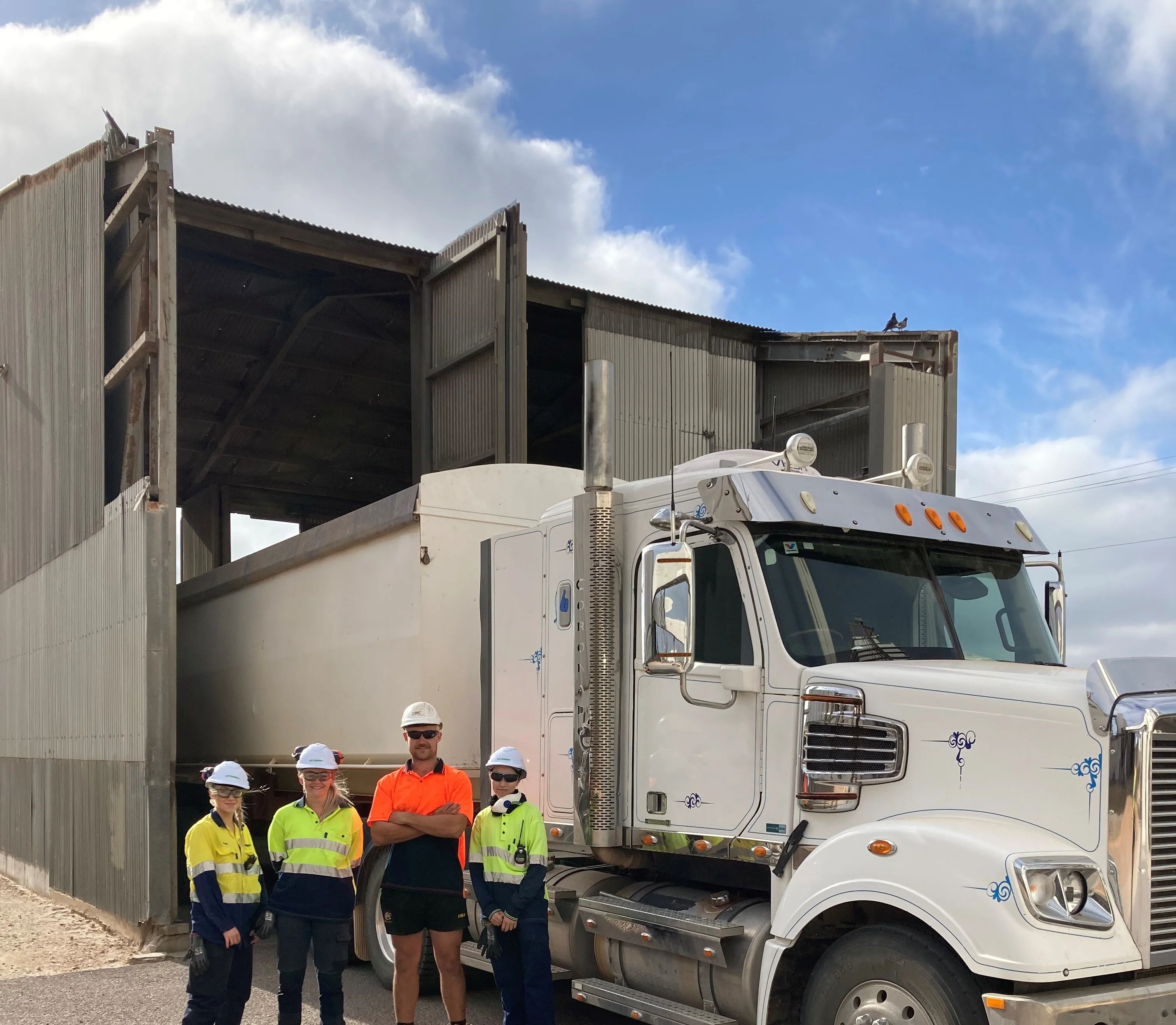 Viterra's first delivery for the 2023/24 season. (L-R) Viterra employees Rowan O'Neill and Jordan Price, grower Jesse Chandler and Viterra employee Jhih Jie Huang at our Thevenard site. First Viterra 2023.24 delivery_Rowan O'Neill, Jordan Price, grower Jesse Chandler and Jhih Jie Huang.jpg