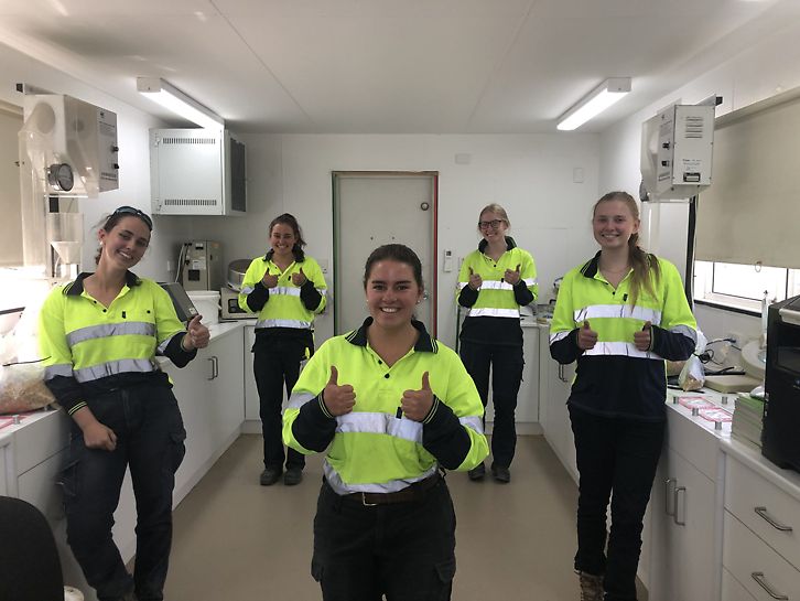 Viterra Frances Harvest Workers (L-R) Lily Hannaford, Anna Will, Kelly Will, Bianca Johnson and Grace Davies.